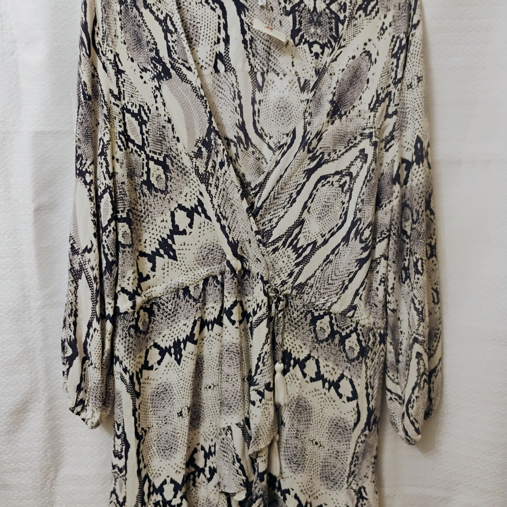 Blue Island Snake Print Cover-up White & Navy